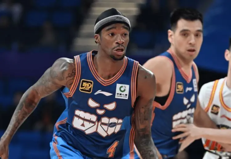 纳的转会费, 辽宁接触四