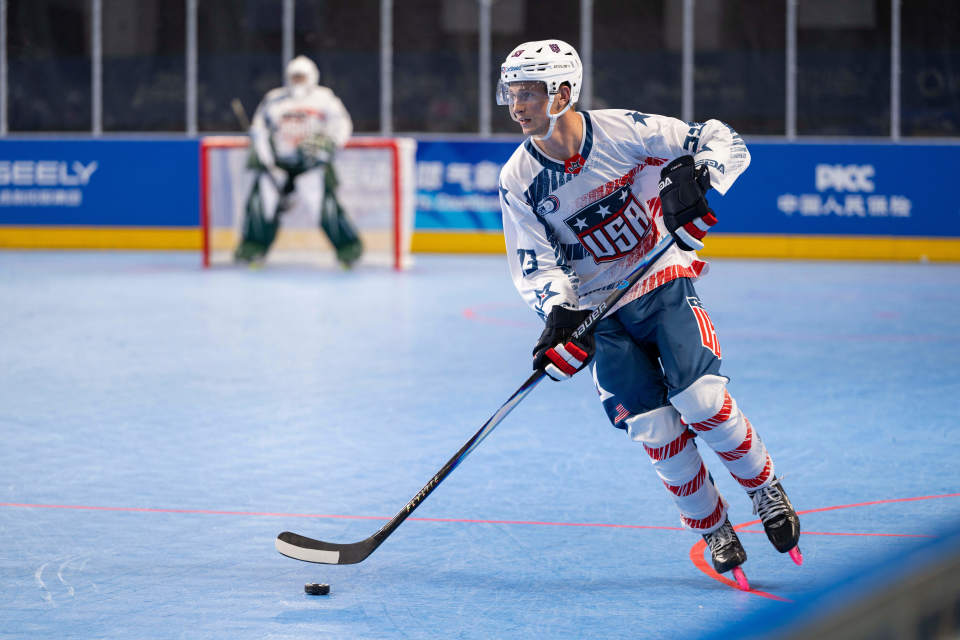 src, 新华社记者