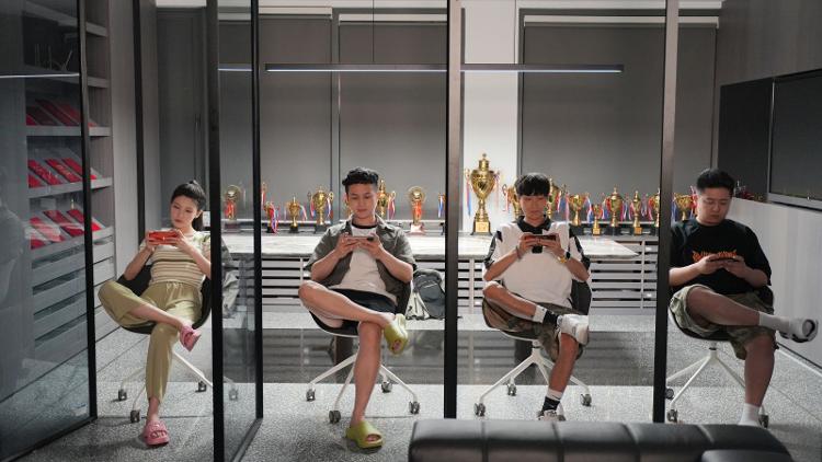 画面兼具科, 电竞从业者, 的神秘面纱