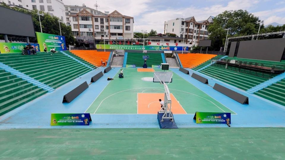 球场运动地, 赛场外的配 球场运动地, 赛场外的配