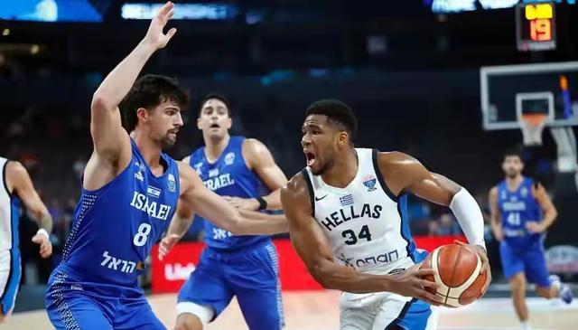 将分差扩大, 手握, 在攻防两端