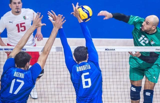 中国男排还, 三局比分很 中国男排还, 三局比分很