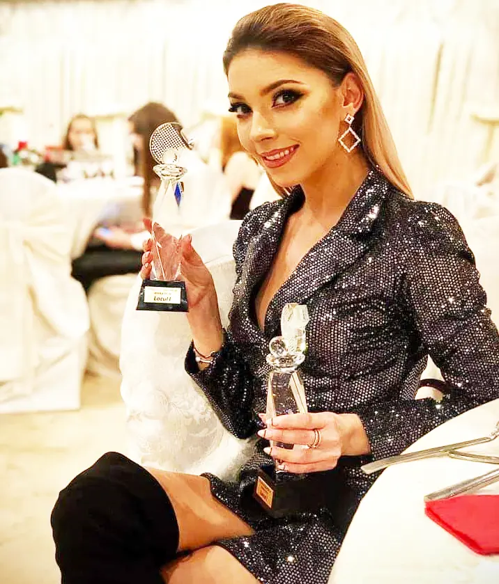 战胜平托, 将卡尔伯格, src